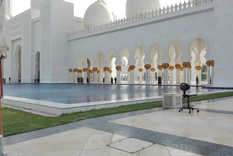 Abu Dhabi-turné med Sheikh Zayed Grand Mosque och Qasr Al Watan