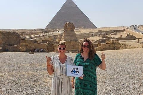 Tour privato delle piramidi di Giza e del Grand Museum e pranzo da Hurghada