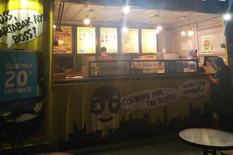 メラワイナイトストリートフードツアー