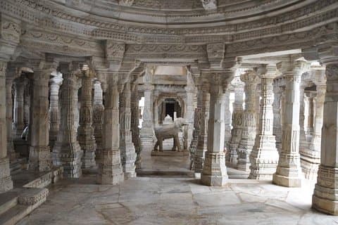 Reis van Udaipur naar Jodhpur Via Kumbhalgarh en Ranakpur