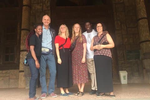 Tour della città di Kampala di un'intera giornata in auto con pranzo