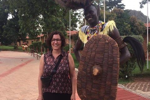 Halve dag stadstour Kampala en traditionele dansshow met diner (7 uur)