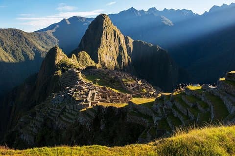 Machu Picchu und Huayna Picchu mit dem Zug (2 Tage)