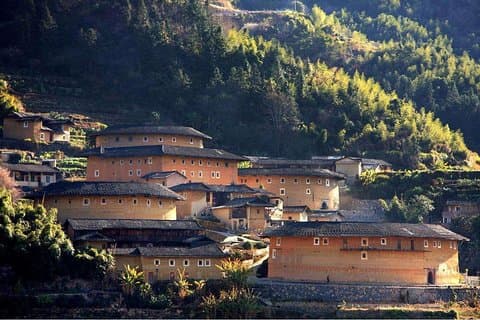 Xiamen privat dagstur for at besøge den unikke Tianluokeng Tulou og Gaobei Tulou