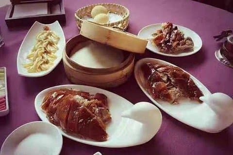 Prince Gong Mansion, Ta turister for å smake på Beijing-mat og snacks
