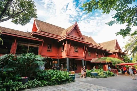 Visite de la maison de Jim Thomson et du palais Suan Pakkard