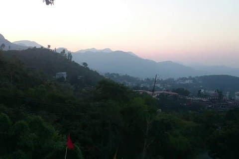 Affordable transfer from Delhi to Dehradun