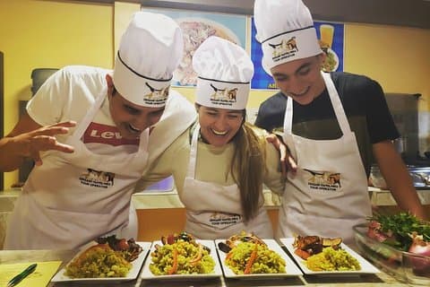 Lezioni di cibo peruviano e visita al mercato locale || servizio di gruppo||