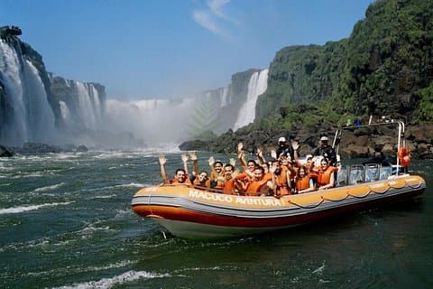 Excursão privada de um dia ao Iguaçu com A GRANDE AVENTURA em barcos