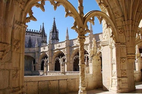 Lissabon Din perfekta dag i staden Custom Private Tour
