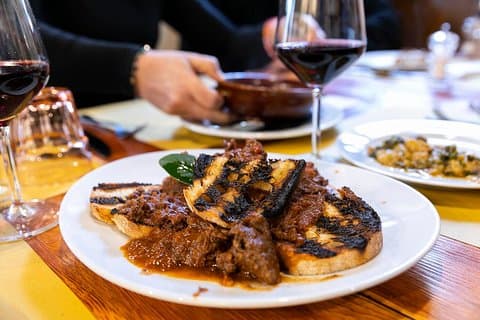 Florence Private Food Tour of 10+Tastings with Cheeses & Wines