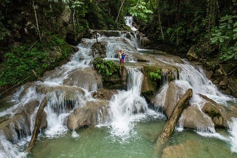 Emerald Falls Canadian Tour & Nature Experience