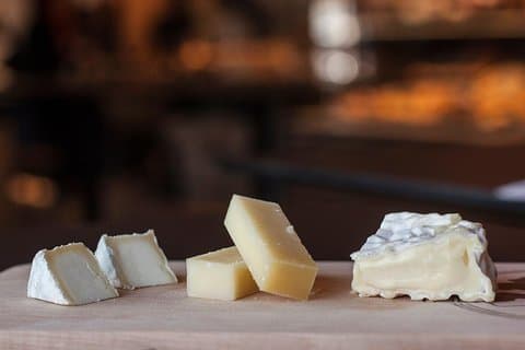 Lyon Old Town Private Food Tour with 6 French Delicacies & Wines