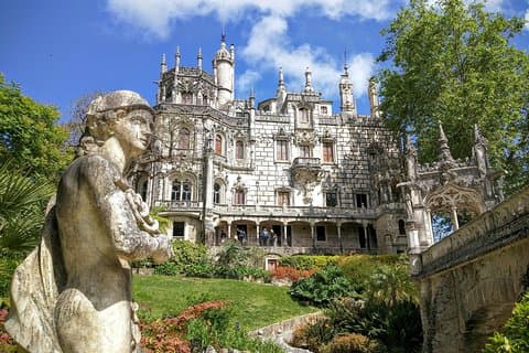 Excursão de dia inteiro Quinta da Regaleira, Ericeira e Mafra, saindo de Lisboa
