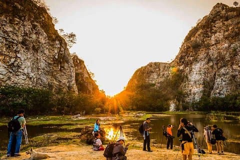 Escapada tranquila a Ratchaburi: Un retiro refrescante con almuerzo