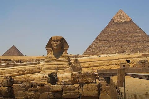 Les pyramides de Gizeh Sakkara et Dahchour