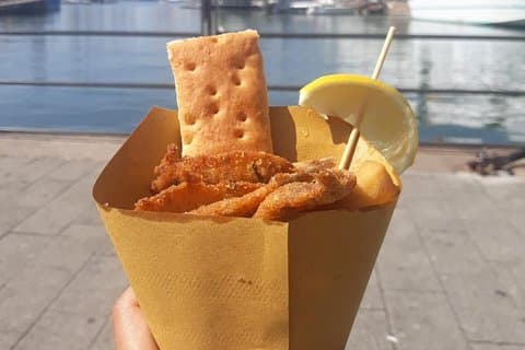 Tour gastronomico per piccoli gruppi a Genova con pasto completo e Guida locale