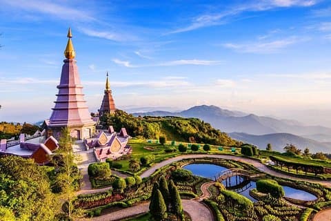 Transferência privada de Bangkok para Chiang Mai com 2h de passeio