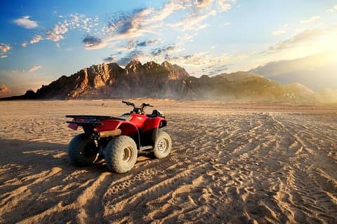 Safari in quad al tramonto da El Gouna e Hurghada