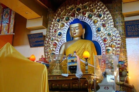 Tour Dharamshala y McLeodganj en tren | 3N/4D desde Delhi