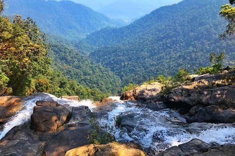 Bach Ma National Park 2-daagse privétour trekking
