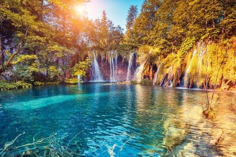 Transfert de Split à Zagreb avec billet d'entrée aux lacs de Plitvice
