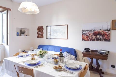 Small Group Market tour and Dining at a Cesarina's home in Cava de Tirreni