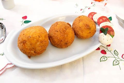 Tour del mercato di piccoli gruppi ed esperienza culinaria nella casa di Cesarina a Modica