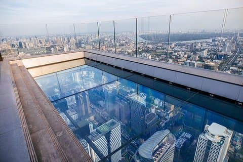 King Power MahaNakhon SkyWalk bij het toegangsbewijs van Bangkok