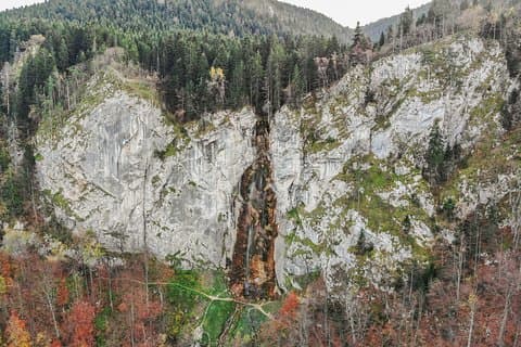 Caminhada particular na cachoeira Skakavac