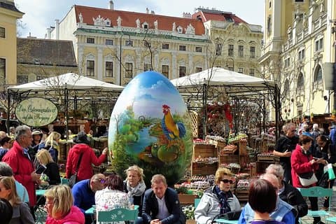 Private Vienna Easter Markets Tour and Spring Traditions