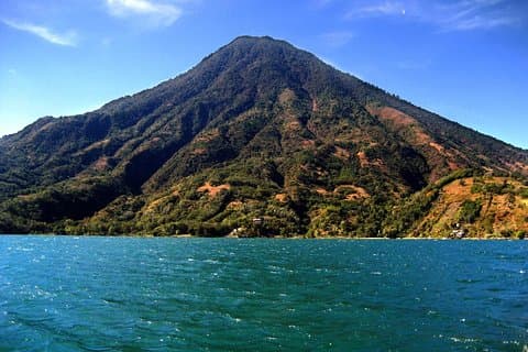 プライベートシャトルアンティグア-アティトラン湖またはその逆