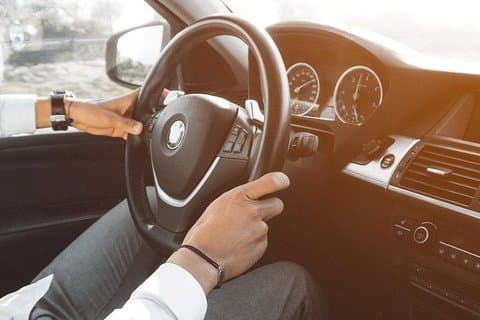 ミュンヘンからプラハへのプライベート送迎、ホテルからホテル、英語を話すドライバー