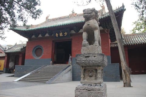 Shaolin Tempel und Longmen Grotten Tour