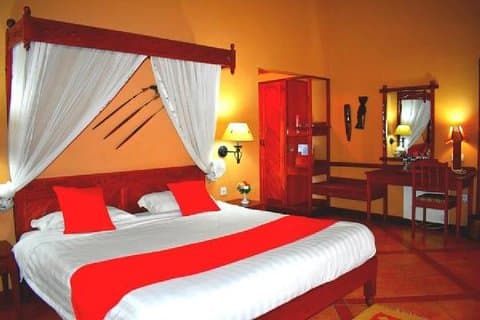 4 Days Wildlife Lodge Safari Tour in Kenya
