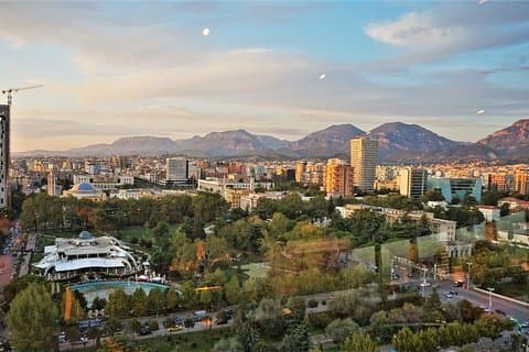 Conheça Kruja e Tirana