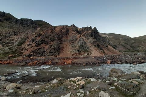 Excursão a pé até as Termas de Campanario