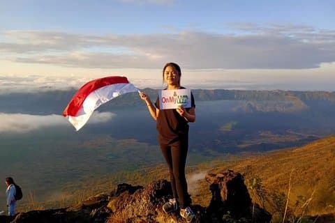 Se soloppgangen fra toppen av vulkanen Mount Batur
