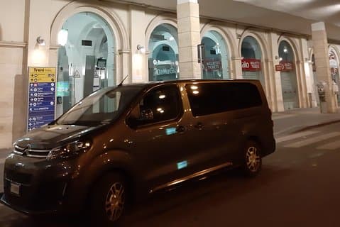 Traslado privado desde la estación de Salerno a Paestum, Agropoli, Castellabate o viceversa