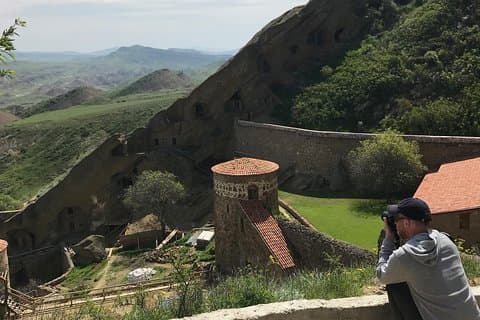 Tour privado de 2 días por vino orgánico a la región de Kakheti a través de Rustavi y David Gareja