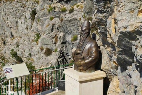 Sari Salltik Holy Mountain da Albânia tour por ADRIATIK TOURS LLC