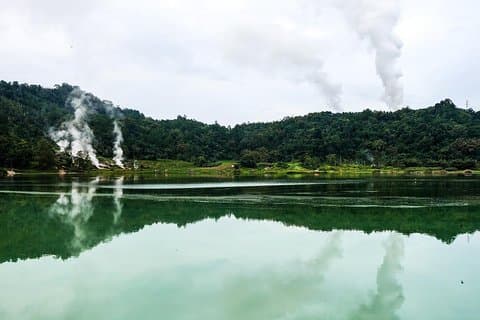 Private Manado Tour to Woloan Village, Tondano Lake & Minahasa Highland