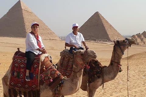 Privédag naar Gizeh-piramides, Egyptisch museum en kameelzonsondergang