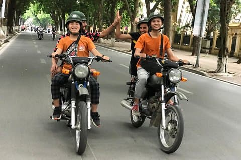 Hanoi halvdag med Mad + Kultur + Sjov Af Minsk Motorcykel