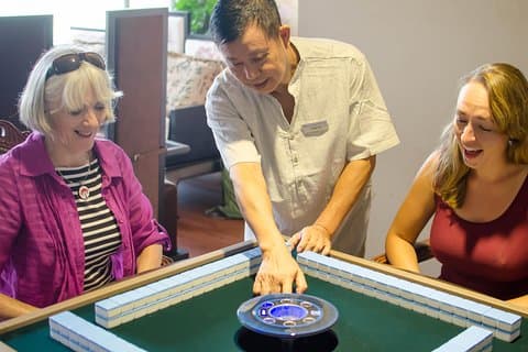 3-Hour Walking Tour in Chengdu People's Park and Learning Mahjong
