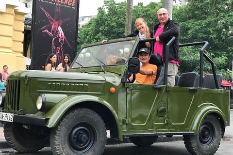 Halvdags udforske Bat Trang Ceramic Village med russisk jeep