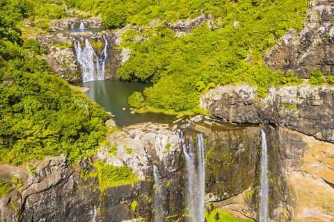 Caminata a la cascada
