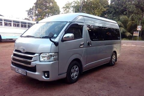 Stadttransfer von Colombo nach Kandy