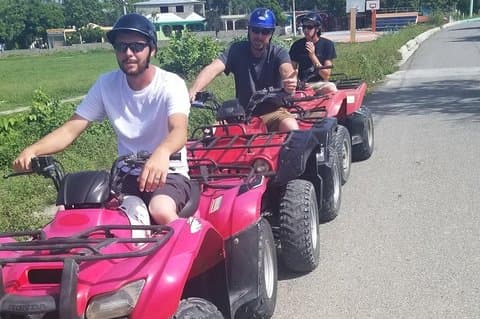 Tour in quad a 4 ruote motrici da Amber Cove e Taino Bay a Puerto Plata