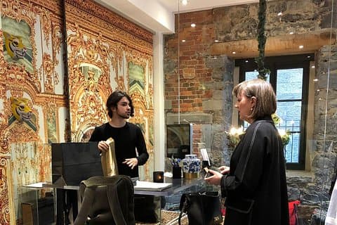Moda locale Shopping di lusso con un pullman di stile